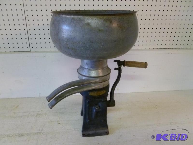 lot 11 image: Vintage Royal Blue Junior No. 33 cream separa...