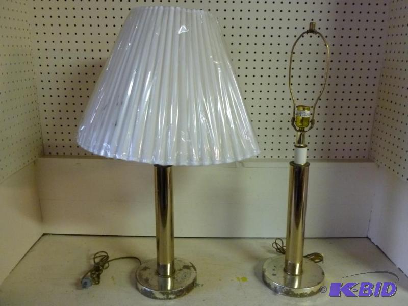 lot 114 image: Lot of two brass plated metal end table lamps...