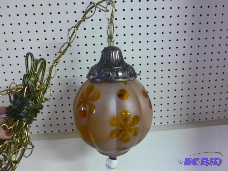 lot 116 image: Beautiful colored glass globe hanging light, ...