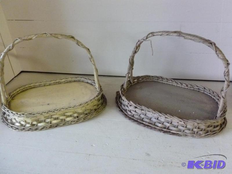 lot 120 image: Lot of two vintage Bear Creek Orchards Medfor...