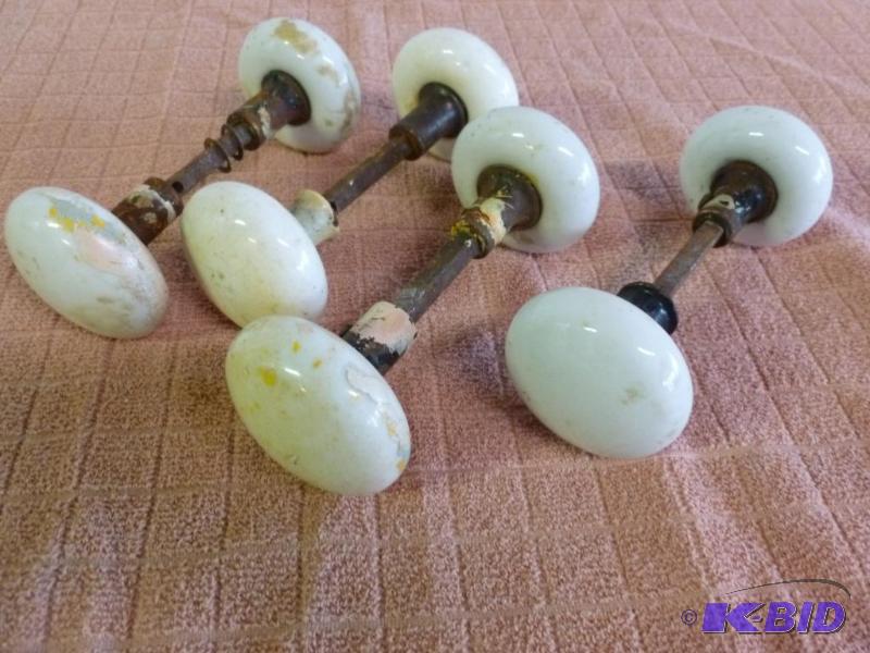 lot 125 image: Lot of four antique glass door knob hardware ...