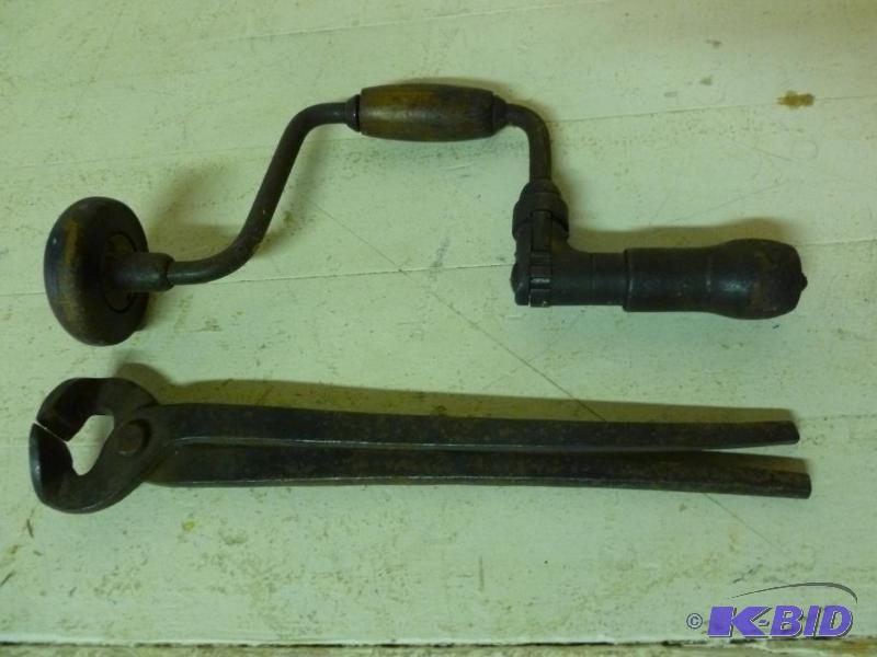 lot 140 image: This lot consists of a large snips and a hand...