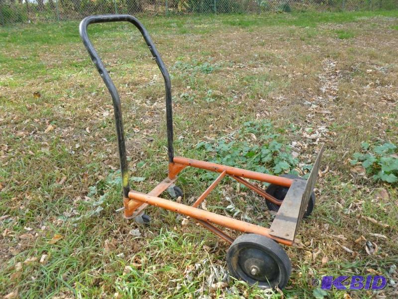 lot 15 image: Four wheel utility cart, usable condition....