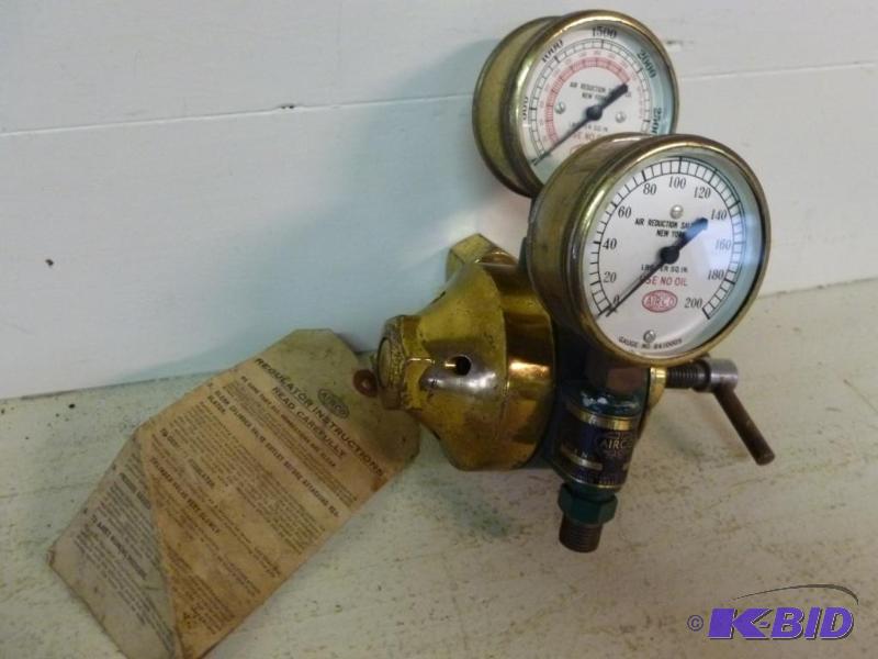 lot 153 image: Large Airco oxygen regulator, appears to be i...