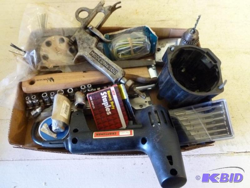 lot 175 image: Large lot of assorted tools, shop and handy m...