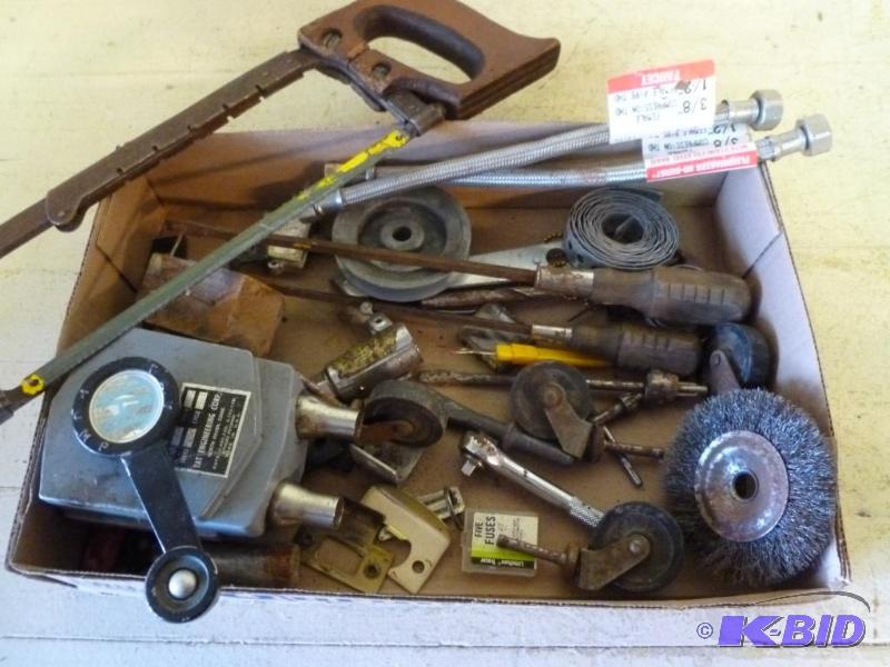 lot 176 image: Large lot of assorted tools, shop and handy m...