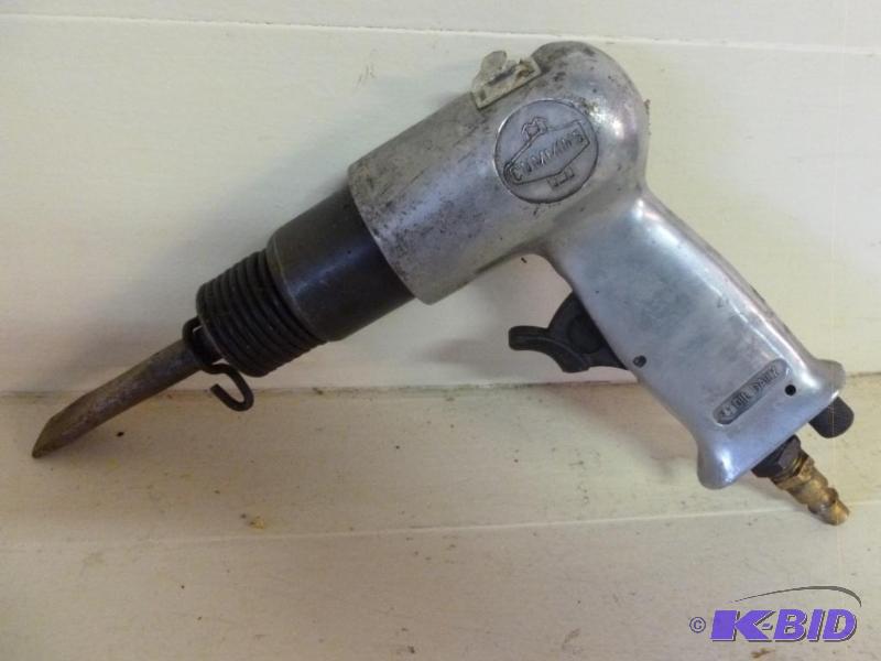 lot 182 image: Cummings air chisel, appears to be in good co...