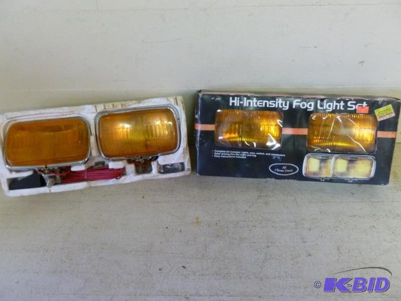 lot 195 image: Lot of two hi-intensity fog light sets, both ...