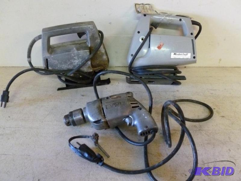 lot 197 image: This lot consists of two electric sabre saws ...