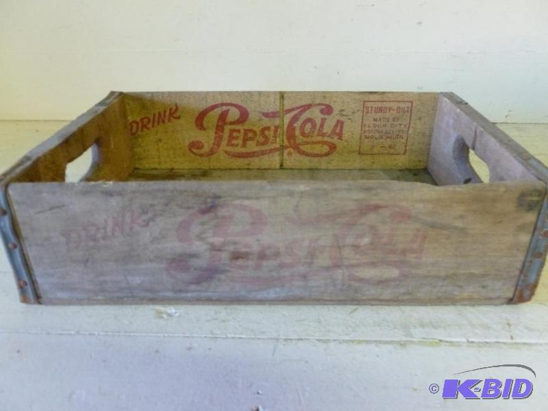 lot 209 image: Vintage Drink Pepsi-Cola wooden soda crate th...