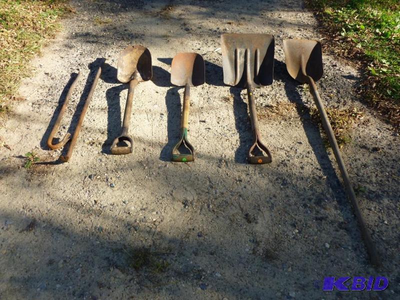 lot 239 image: Lot of four good shovels and two large wrecki...