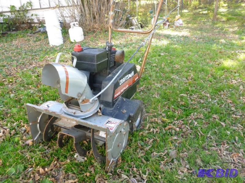 lot 29 image: Craftsman power propelled gas snow blower, pu...