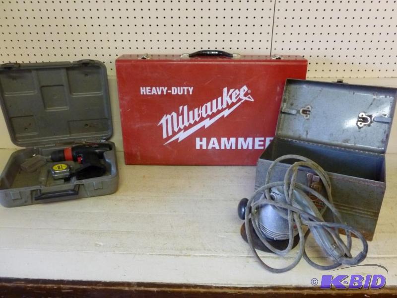 lot 54 image: This lot consists of a large Milwaukee hammer...