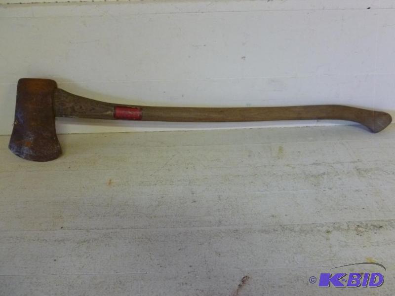 lot 55 image: Heavy duty wood handled ax that measures 33&q...