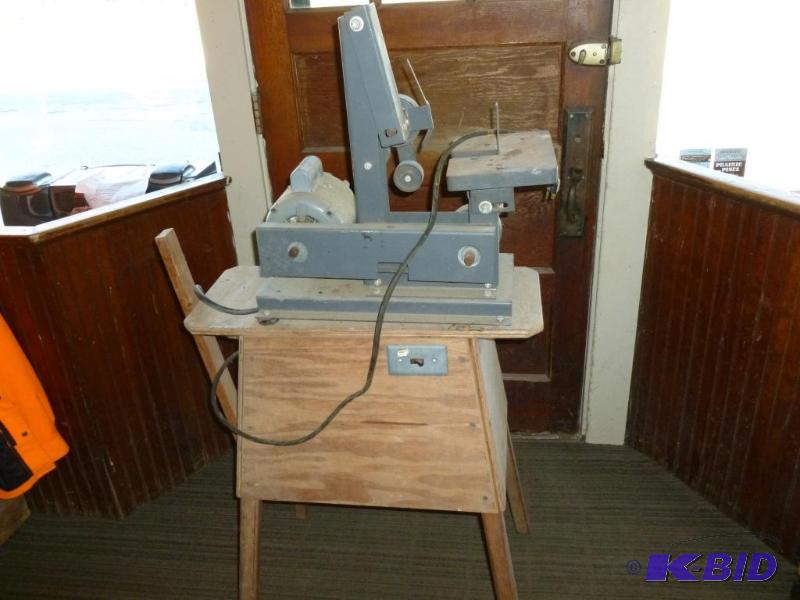lot 7 image: Heavy Duty belt sander, comes with a Dayton&n...