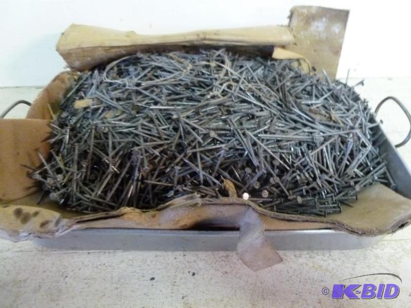 lot 87 image: Large lot of good nails 2 14" L....
