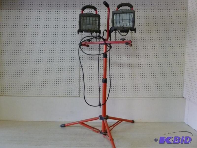 lot 9 image: Craftsman double halogen shop lights on adjus...
