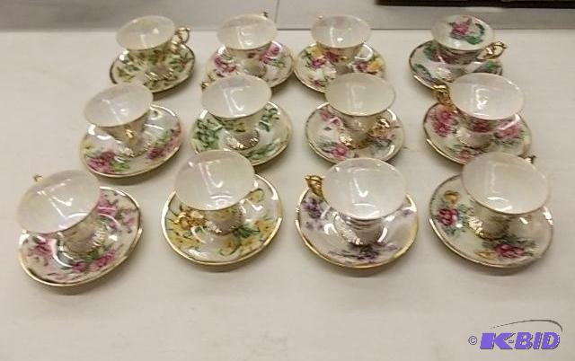 lot 10 image: Set Of 12 Vintage&nbspFlower Of The Month Te...