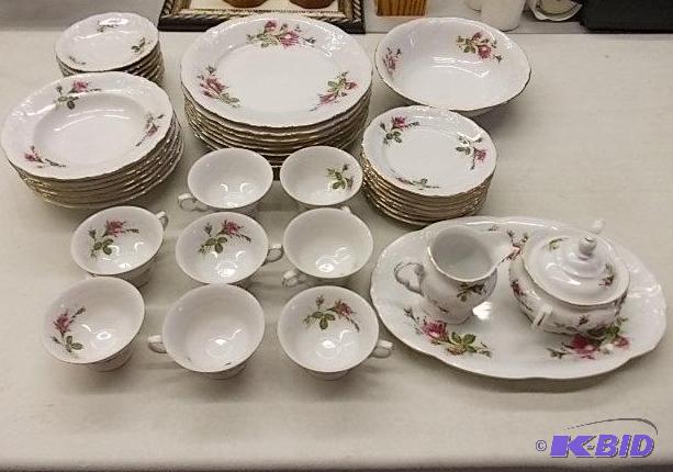 lot 11 image: Set Of Vintage Dishes By Wawel (Made In Polan...