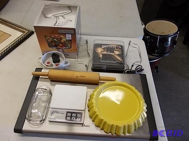 lot 24 image: Oster Electric Food Warming Tray, Glass Trifl...