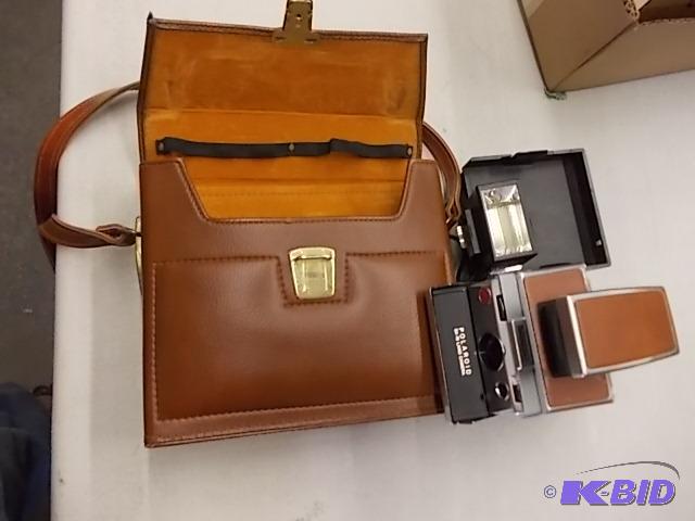 lot 33 image: Vintage Polaroid SX-70&nbspLand Camera With ...