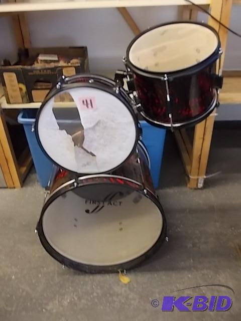 lot 41 image: First Act Kids 3-Piece Drum Set (1-Needs Ski...