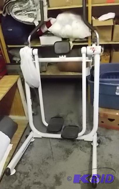 lot 49 image: Fitness Flyer By Life Gear (Looks New--Missin...