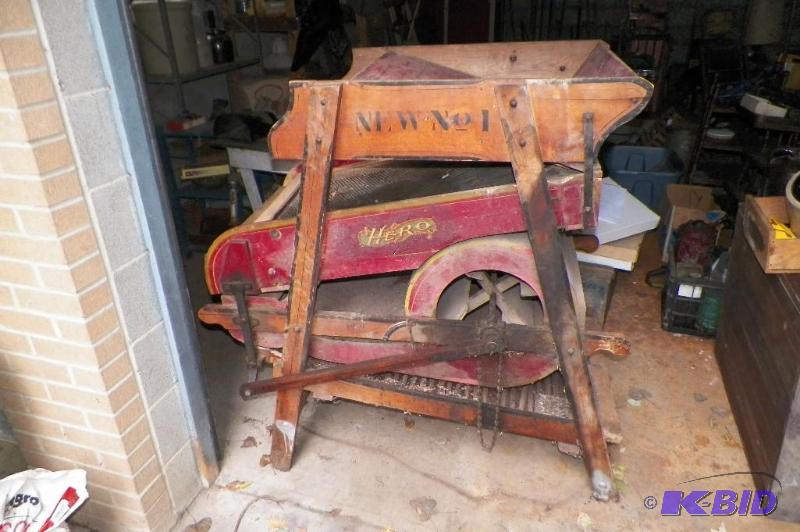 lot 1 image: Deere & Weber Co. Hero Corn Sorter