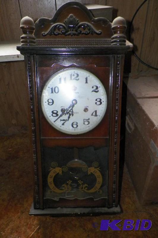lot 105 image: Crown 3 Day Key Wind Clock