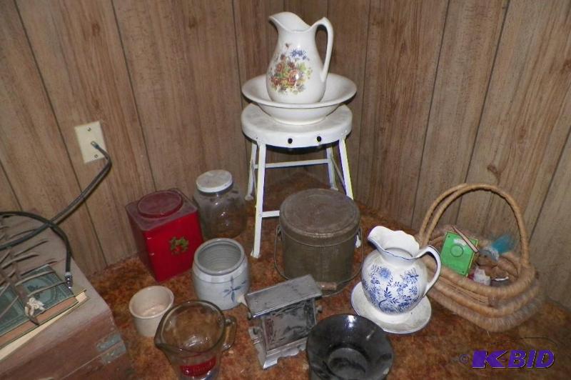 lot 108 image: Everything Shown