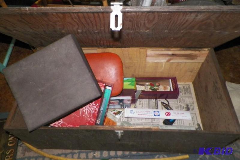 lot 119 image: Trunk Full of items shown