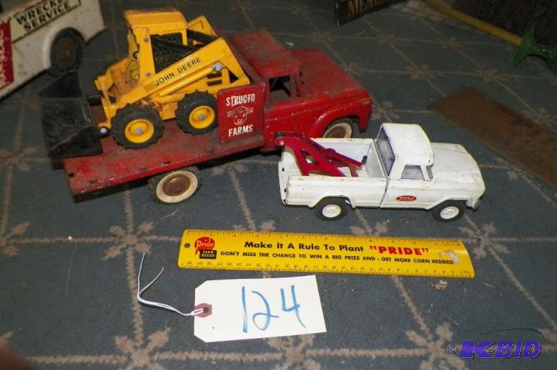 lot 124 image: 3 metal trucks