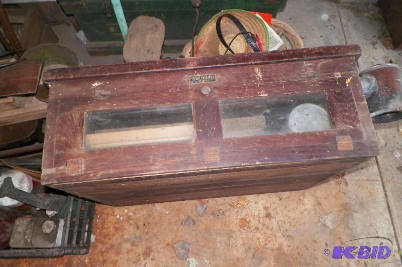 lot 2 image: Complete R. F. Neubert Co. Chick Incubator