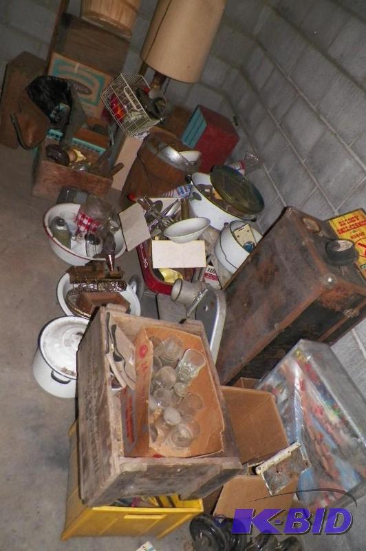 lot 200 image: Large Pile of Misc. Items