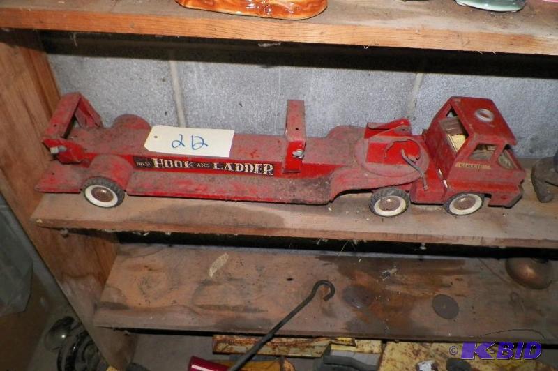 lot 212 image: Old Hook & Ladder Truck