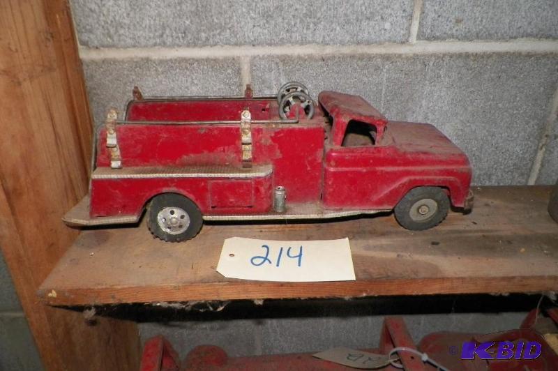 lot 214 image: Tonka Fire Engine