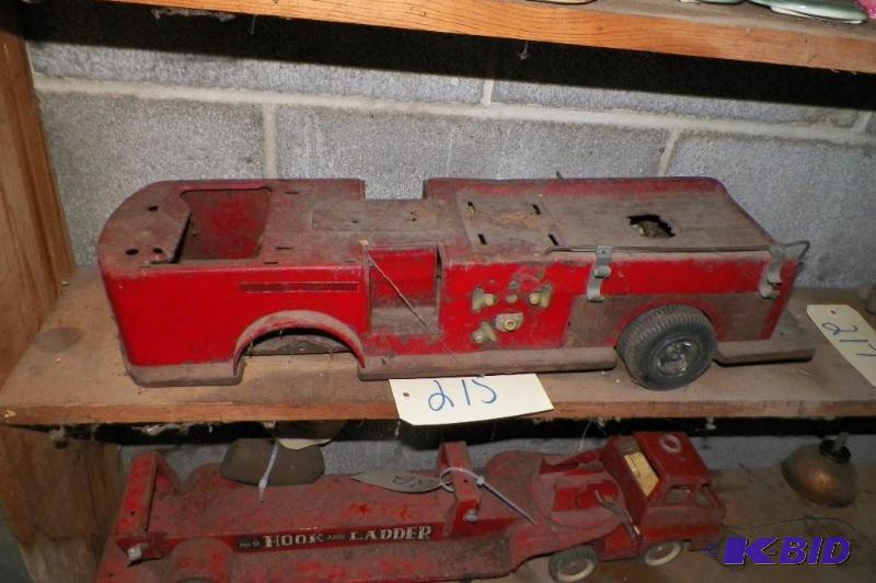 lot 215 image: Tonka Fire Engine