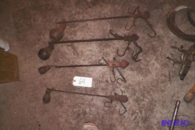 lot 238 image: 4 Antique Scale balances (64)