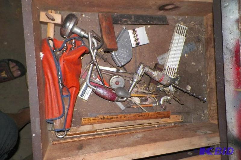 lot 24 image: Tool Lot