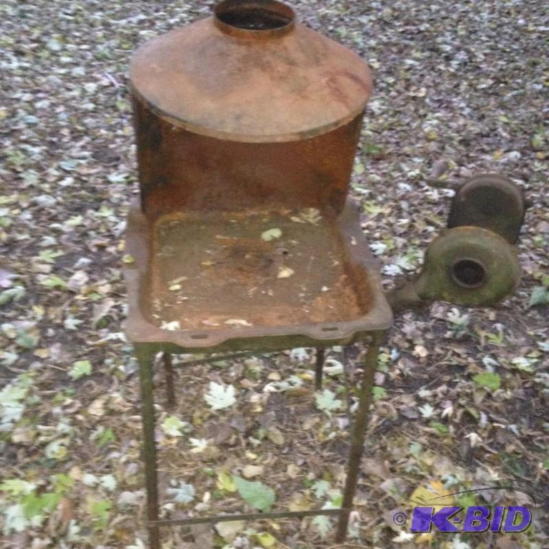 lot 266 image: Blacksmith Forge - The blower works fine