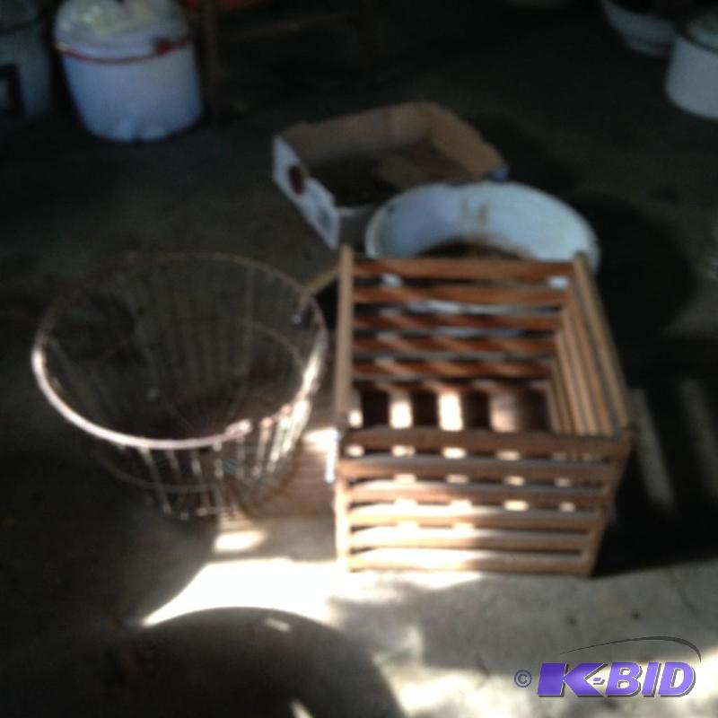 lot 269 image: Egg Grate & Basket