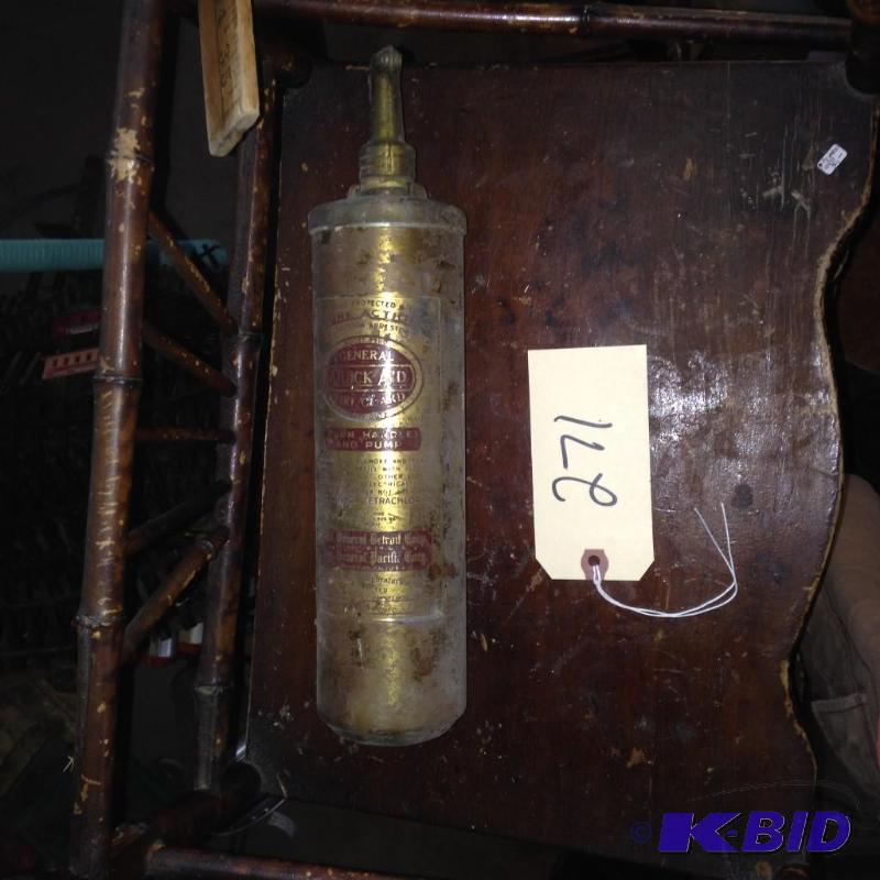 lot 271 image: Brass fire extinguisher