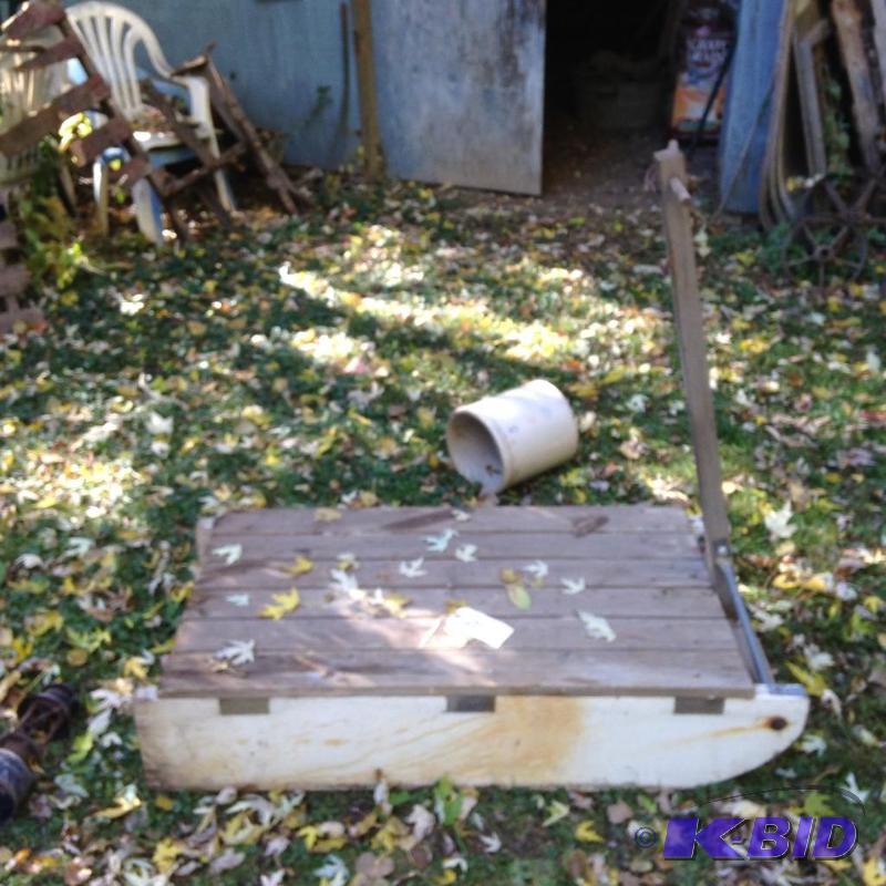 lot 280 image: Antique Sled