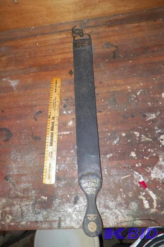 lot 29 image: Razor Sharpener