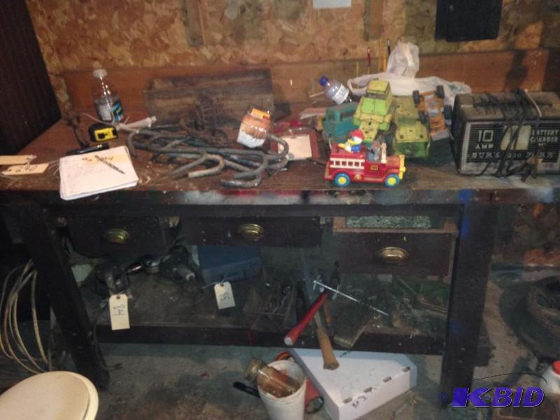 lot 293 image: Work Bench