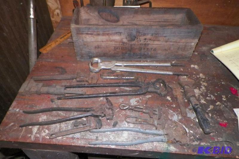 lot 33 image: Collection of old tools