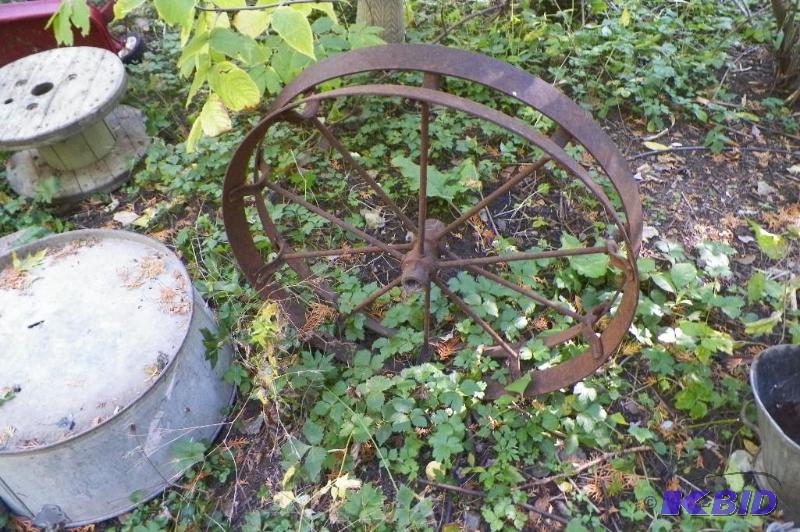 lot 337 image: Antique 30 inch wheel