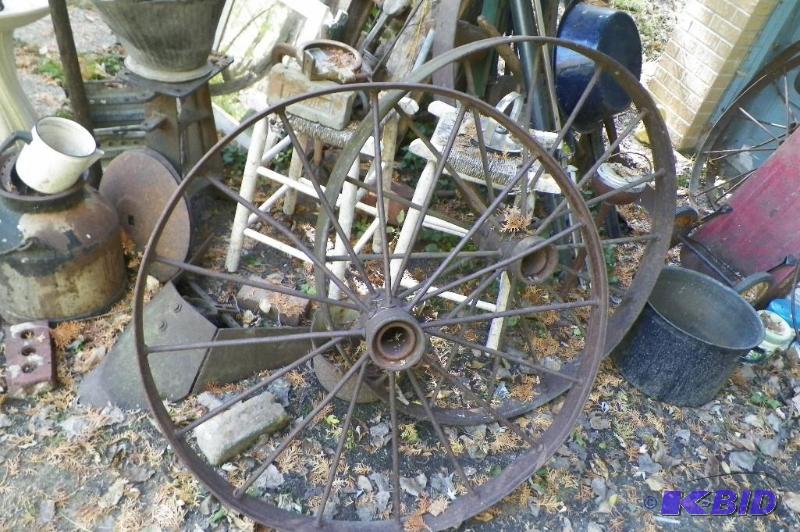 lot 342 image: Set of 2 39 inch wheels