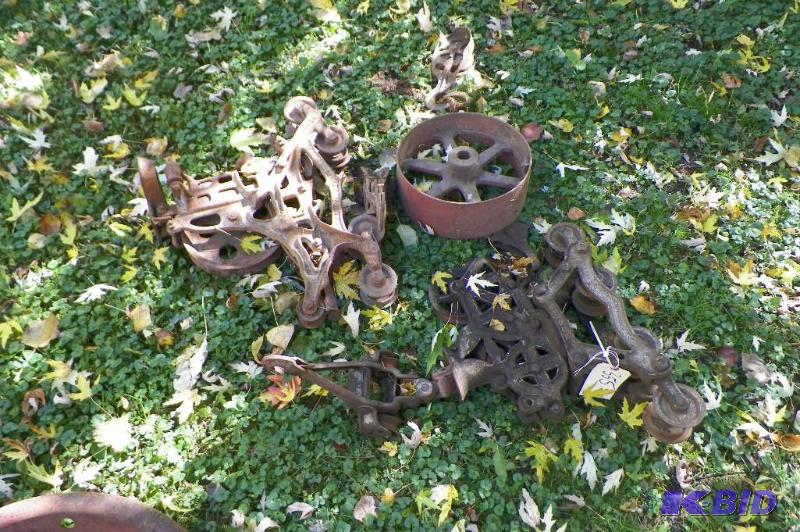 lot 355 image: Pulley & Wheel Lot