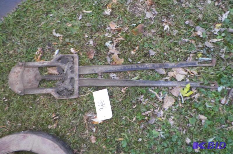 lot 366 image: Bull Horn Trimmer